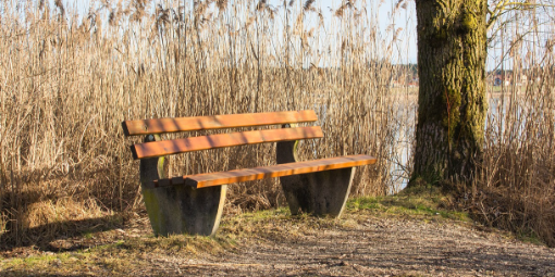 Bank in der Natur - Quelle HMC